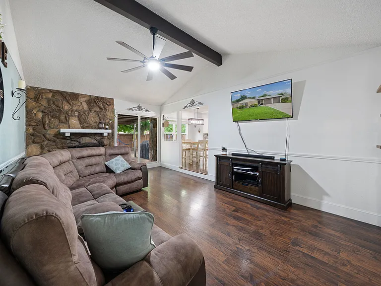 6244 Melinda Dr — Photo 9