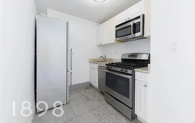 Rented by A&E Real Estate Management | media 2