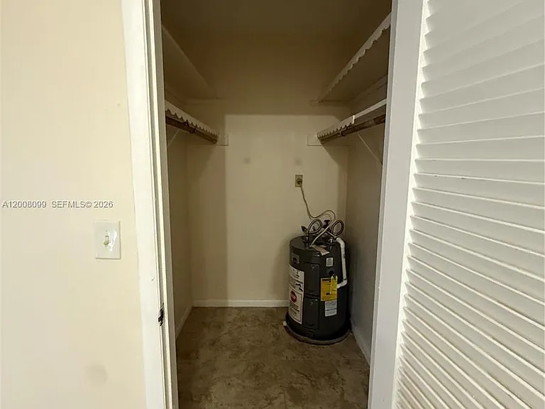 1211 NE 23rd Ave #2 — Photo 6