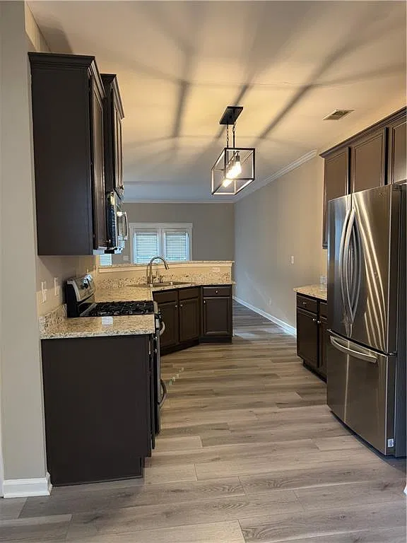 3 bed, 2.5 bath, 1652 sqft, $2,150 — Photo 4