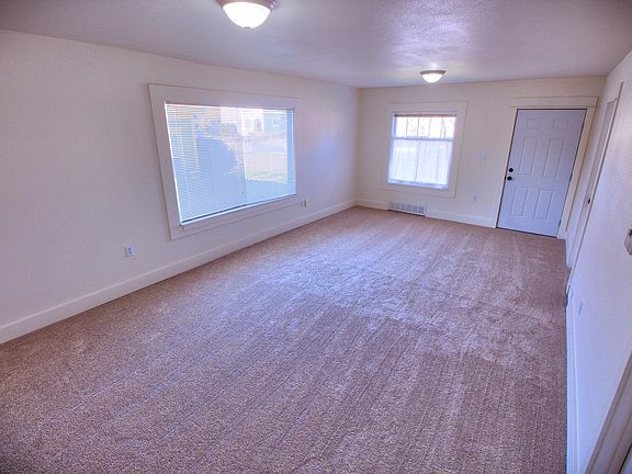 4th image of 1715 Burwell St