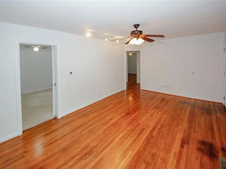 895 Durant Pl NE — Photo 8