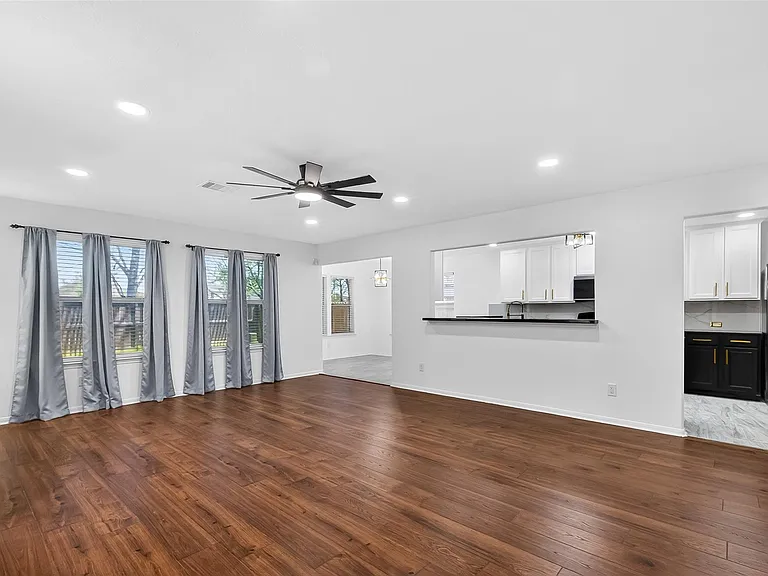15807 Sonoma Park Dr — Photo 7