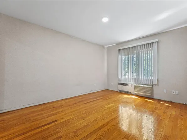 2726 East 27th Street image 14 of 29