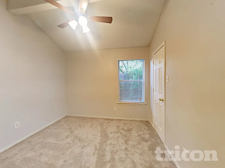 609 S Walnut Creek Dr — Photo 15