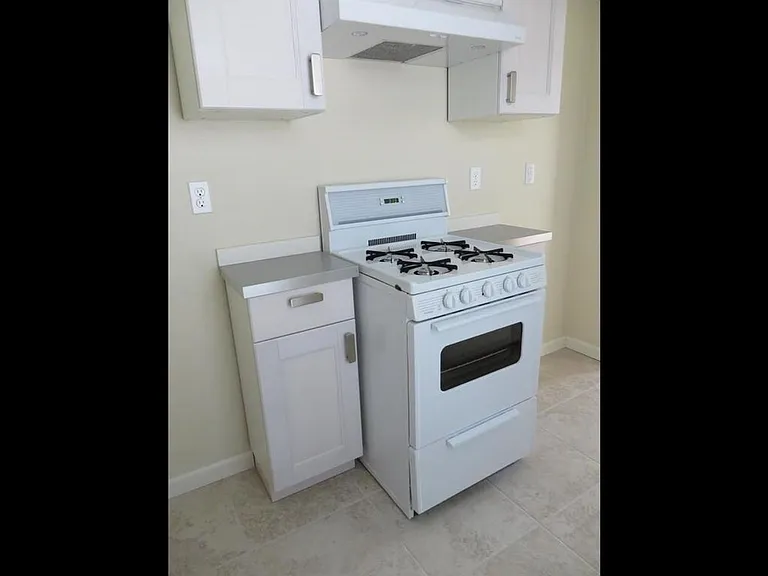 601 Bellevue Pl #D — Photo 8