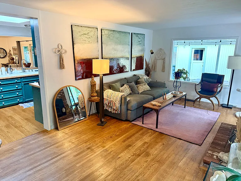 Living Room with fireplace