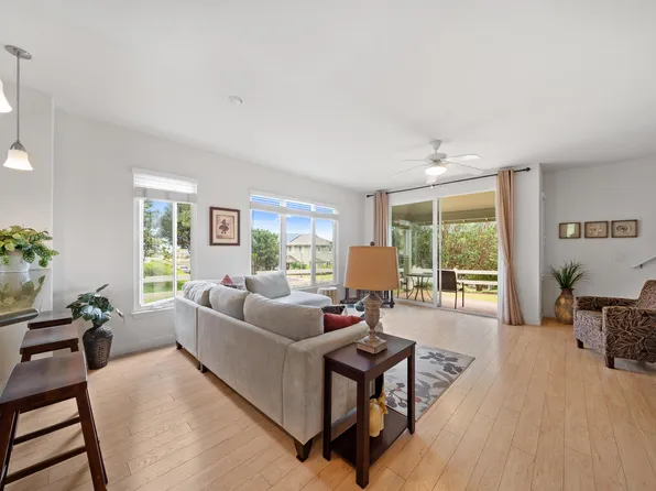 15 Kaloaloa Way APT 7A, Wailuku, HI 96793