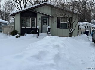 3542 Warner Dr, Grand Island, NY 14072