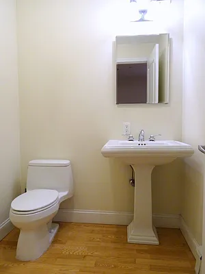 Rented by Keller Williams NYC | media 29