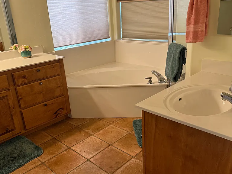 665 N Creekside Dr — Photo 28