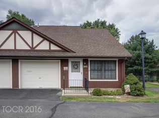 28-2 Tamaron Dr, Waldwick, NJ 07463