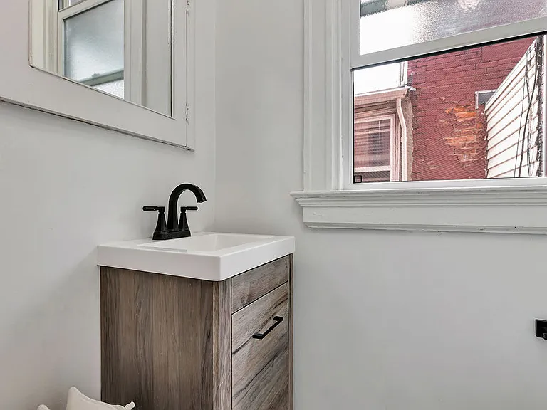35 E 8th St #B — Photo 18