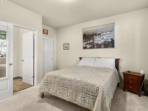 5th image of 3367 SE Pepperwood Way