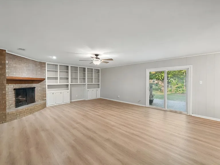 2604 Fairmont Cir — Photo 4