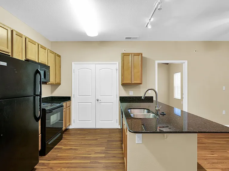 Copper View Apartments — Photo 45