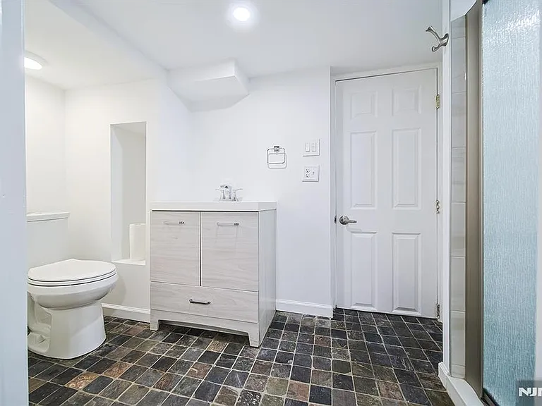 18 Lakeview Ave #181 — Photo 21