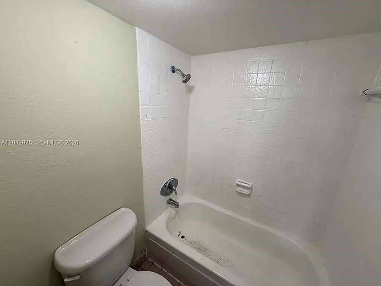 1900 W 68th St #G308 — Photo 5