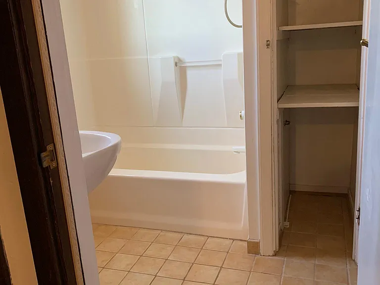 5932 Elgin St — Photo 13