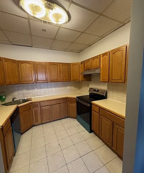 16 Franklin St #102 — Photo 2