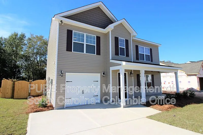 3 bed, 2.5 bath, 1470 sqft, $1,735 — Photo 2