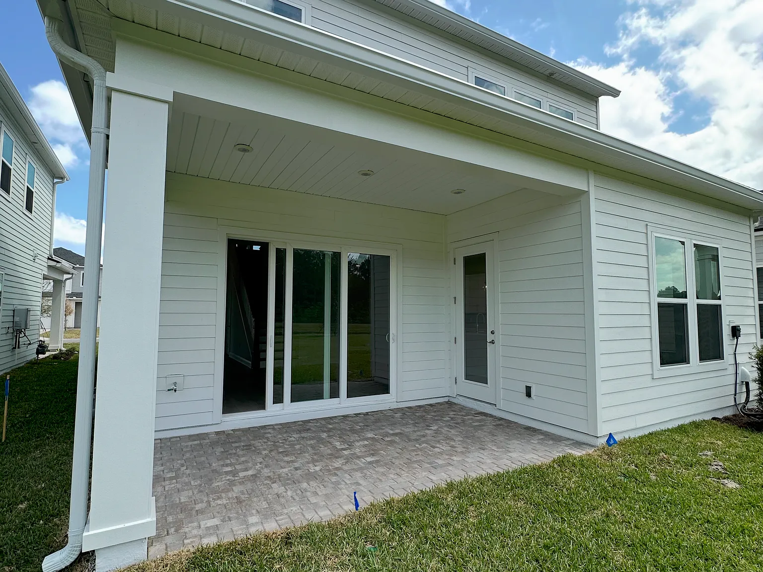 3 bed, 2300 sqft, $3,775 — Photo 2