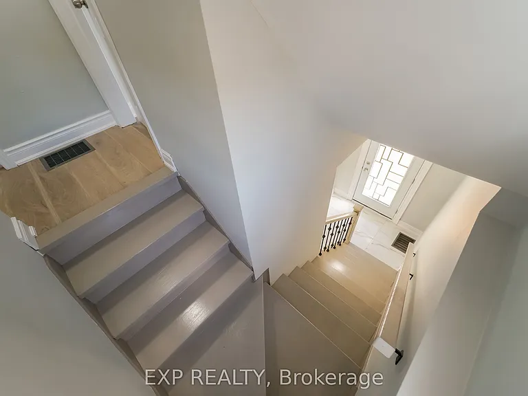 1509 Main St E #UPSTAIRS — Photo 15