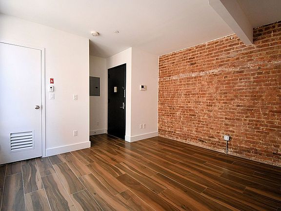 3rd image of 1019 Southern Blvd APT 2B