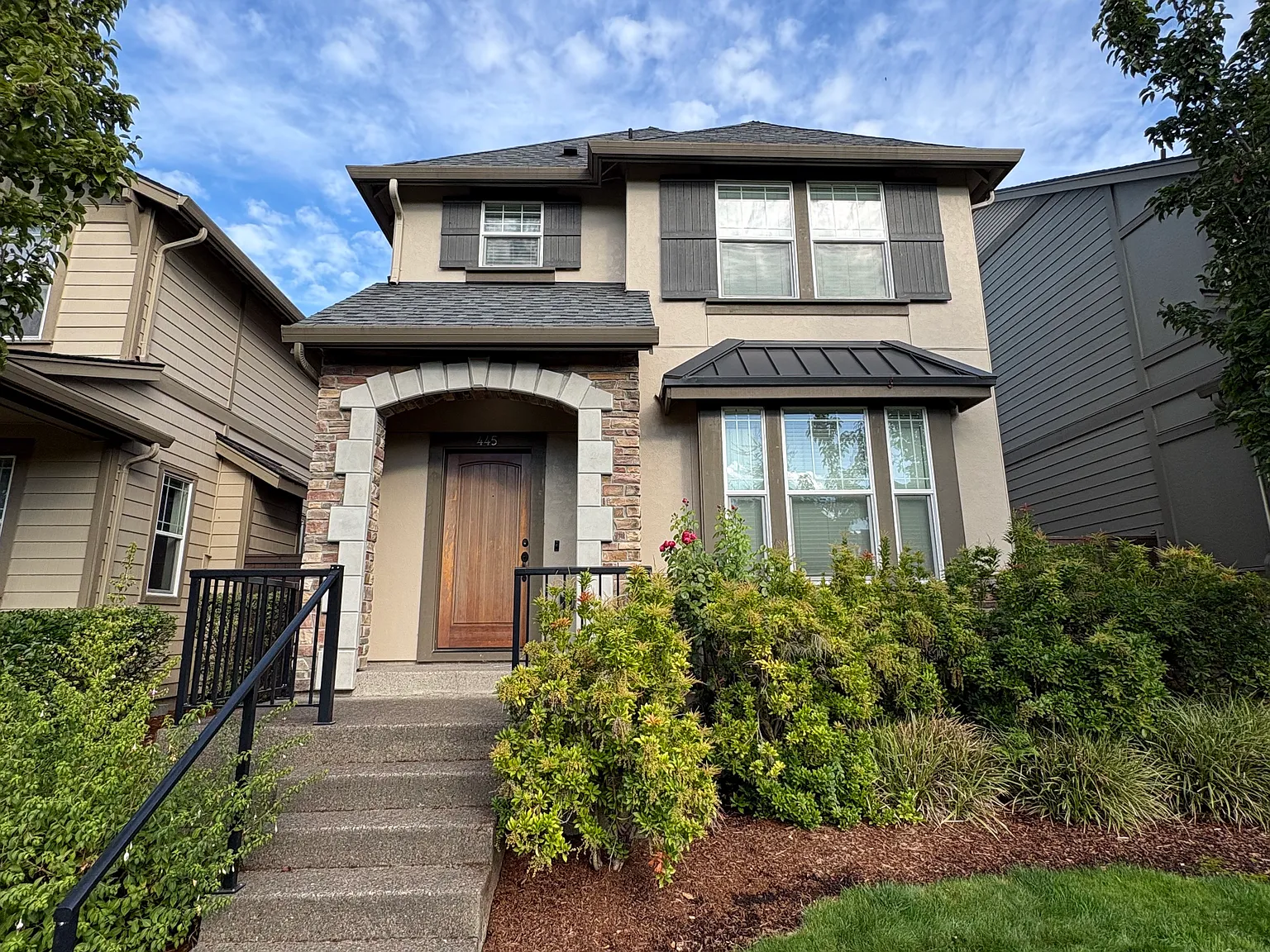 4 bed, 2.5 bath, 1733 sqft, $2,695 — Photo 1