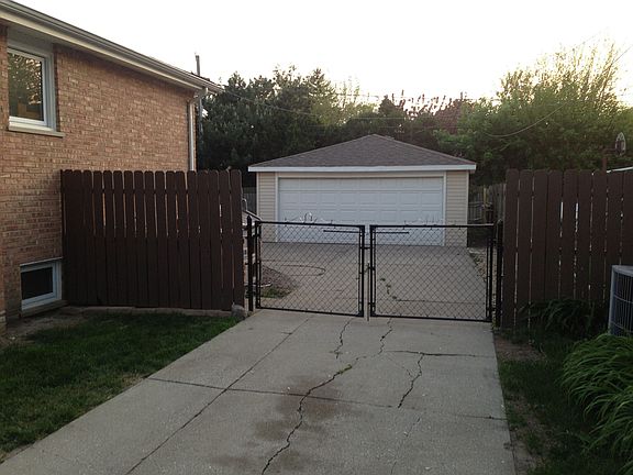 3rd image of 9604 S Menard Ave