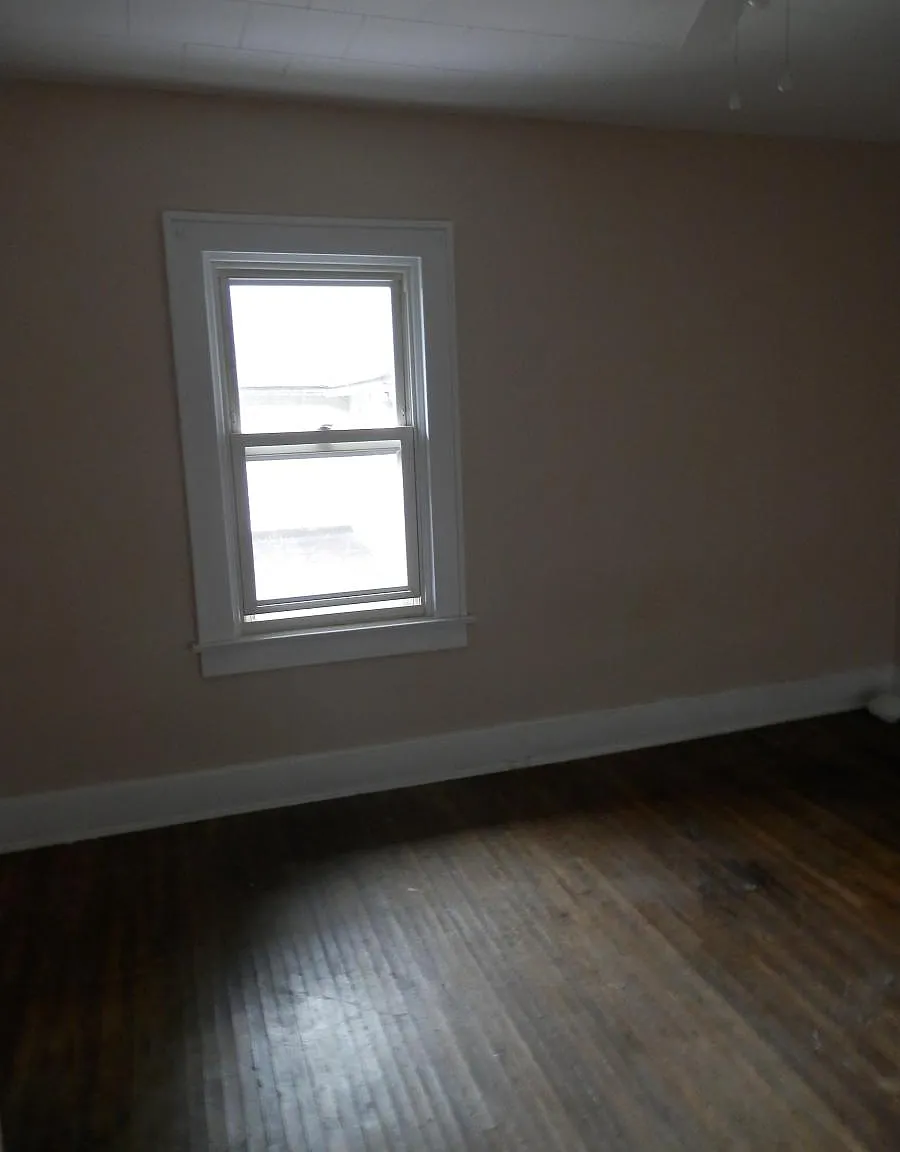 3 bed, 1344 sqft, $2,400 — Photo 4