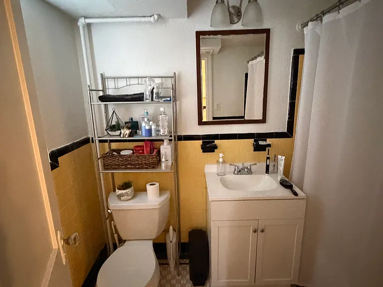 605 N Irving St #2 — Photo 12
