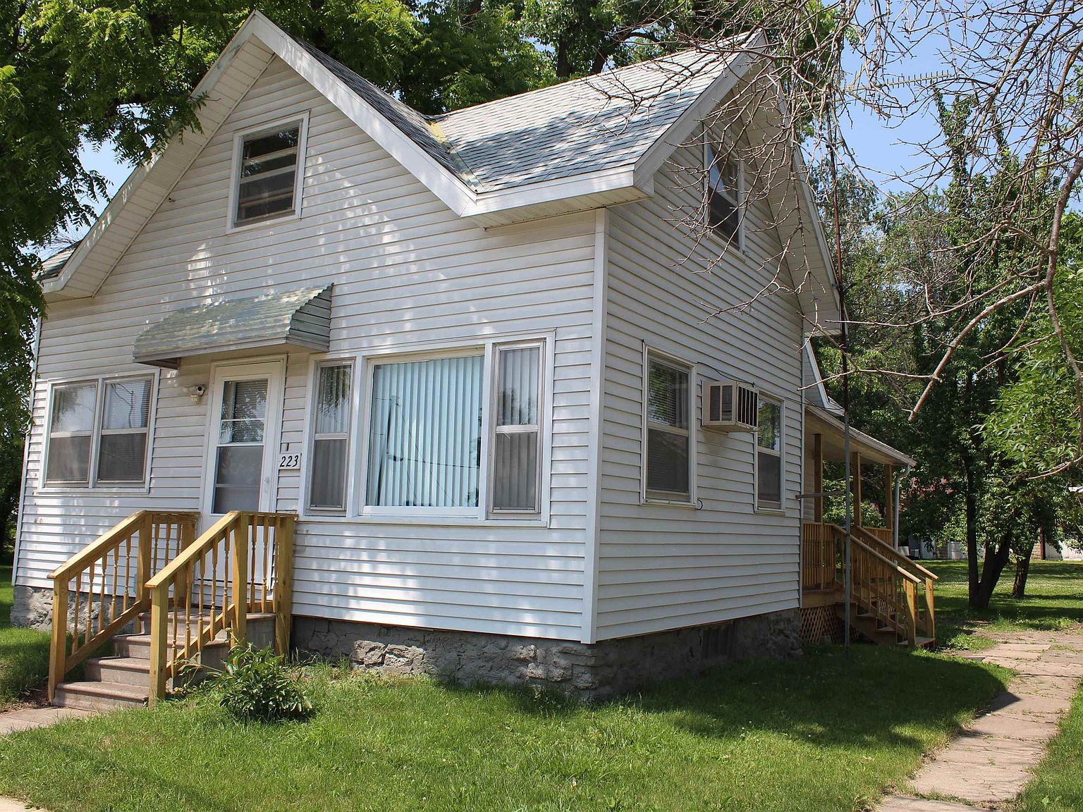 223 W River Dr, Omro, WI 54963 MLS 50276781 Zillow