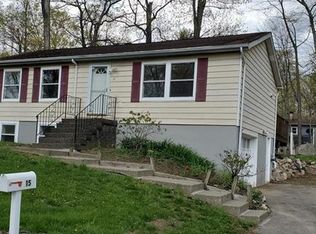 15 Quogue Rd, Patterson, NY 12563