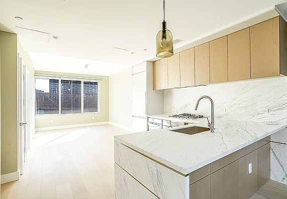 3rd image of 208 Delancey St #5I