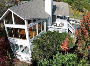 33 Spring Blossom Ln, Mills River, NC 28759