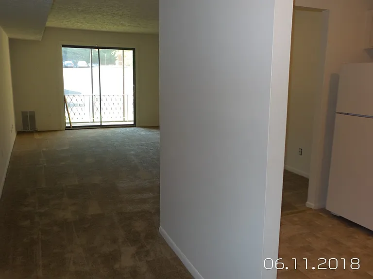 Hilltop Terrace Apartments — Photo 15