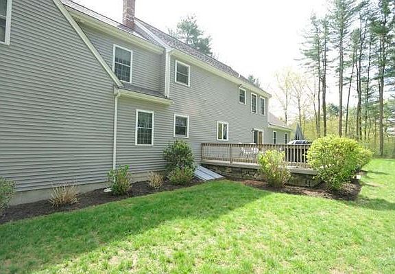 5th image of 8 Elders Pond Dr