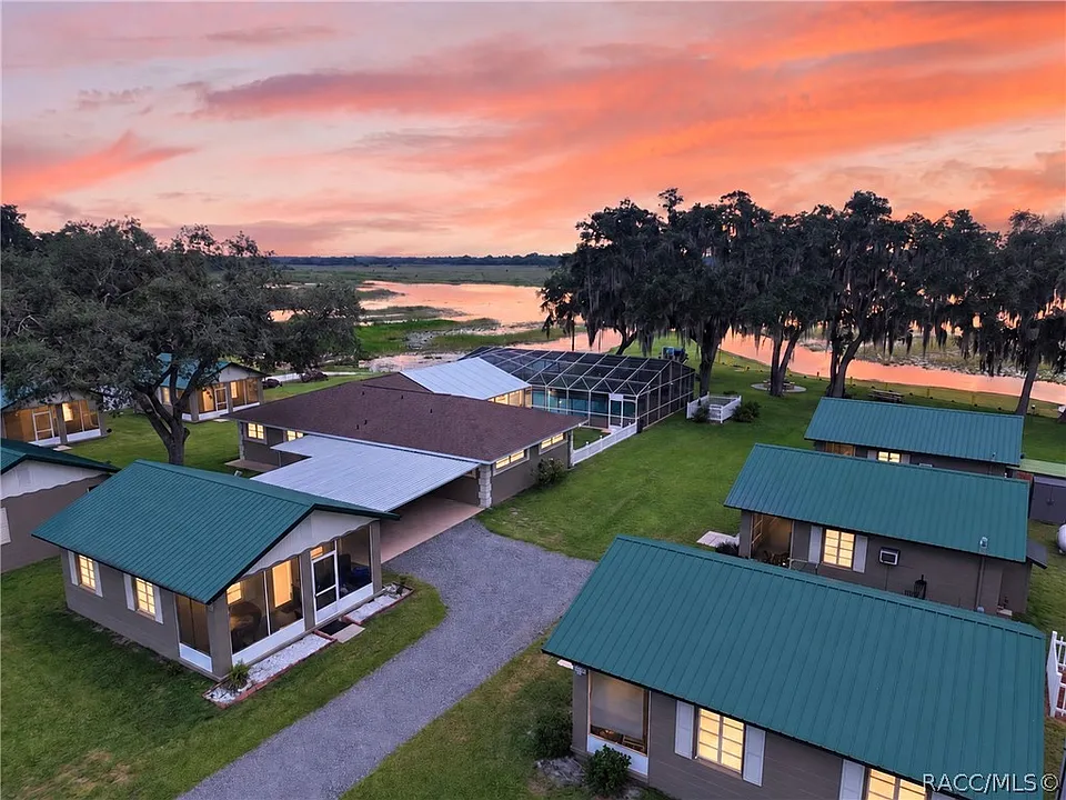 2489 N Lakefront Dr