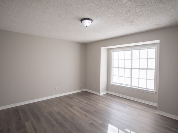 100 Meadow Ln