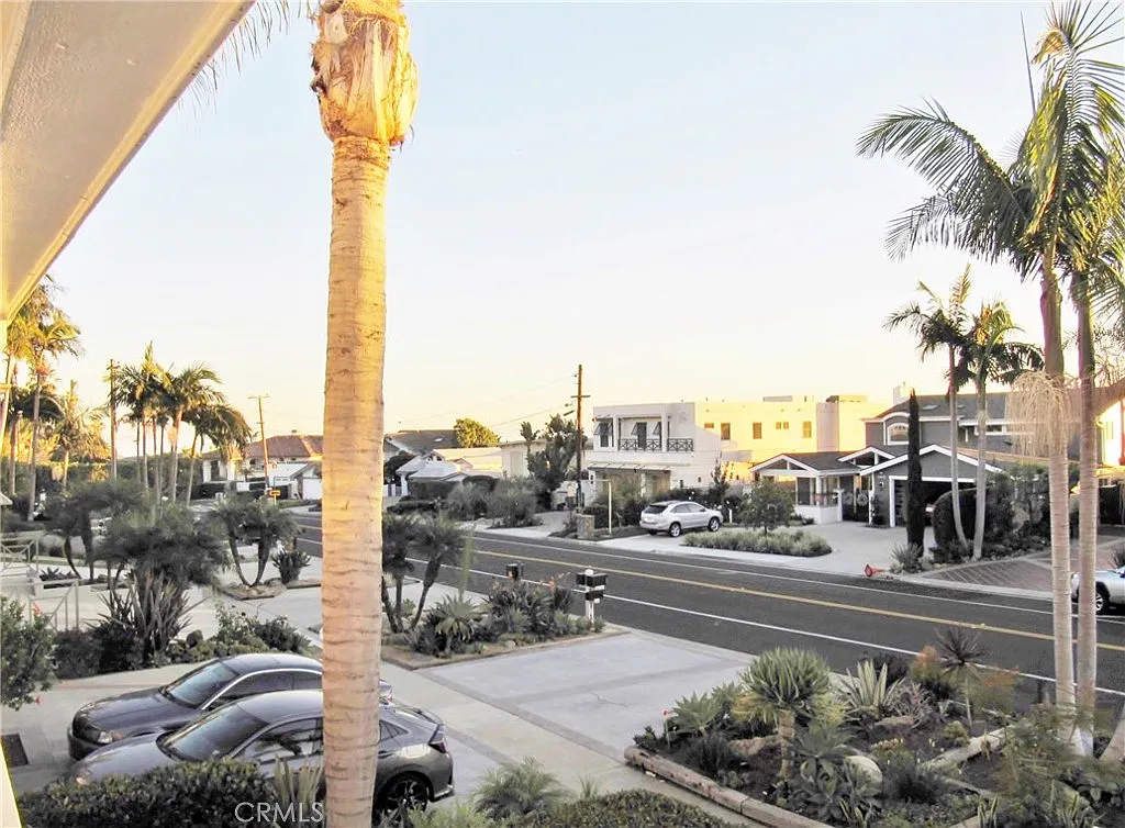 2 bed, 1400 sqft, $4,500 — Photo 3