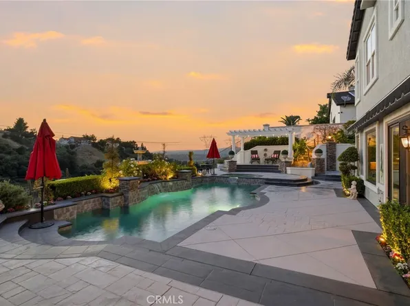 847 S Canyon Mist Ln, Anaheim, CA 92808