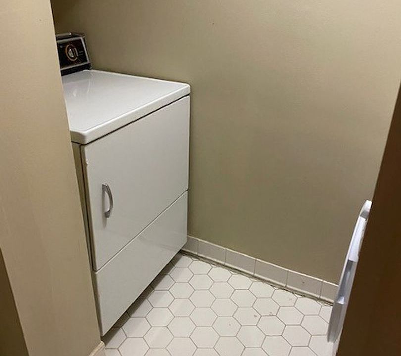 1st image of 210 SE 1st St #1B-1BA