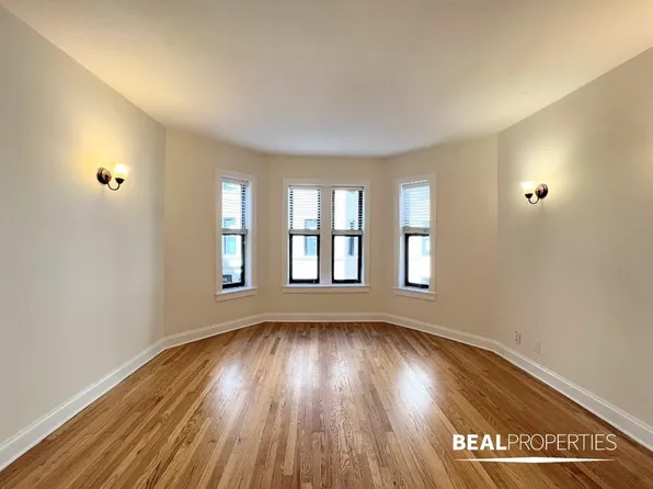 4034.5 N Ashland Ave, Chicago, IL