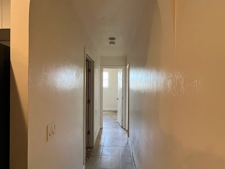 257 Whittier Ave — Photo 26