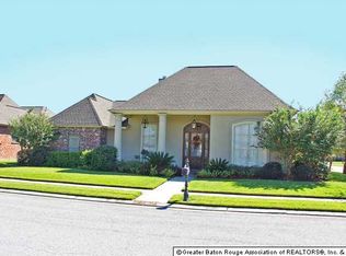 8957 Spring Grove Dr, Baton Rouge, LA 70809