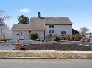 37 Fork Lane, Hicksville, NY 11801