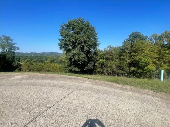 Pointe West Ct, Parkersburg, WV 26101