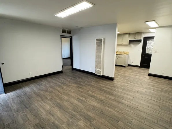 924 Pacific St #924, Bakersfield, CA 93305