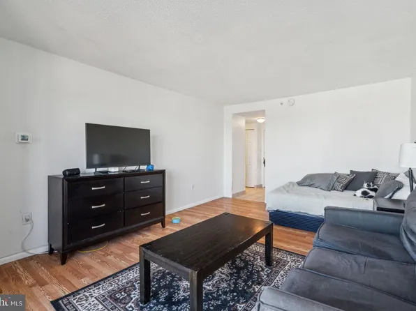 2001 Hamilton St APT 1821, Philadelphia, PA 19130